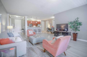 Luxury ! Vista Cay Lake View Joy - Next to Pool Near Parks & OCCC